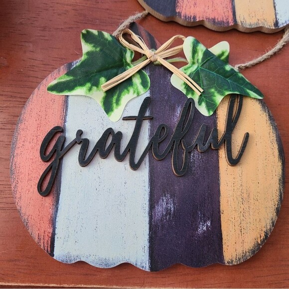 Charming Rustic Farmhouse Autumn  Pumpkin Trio Wall Decor Hanging - Picture 2 of 7